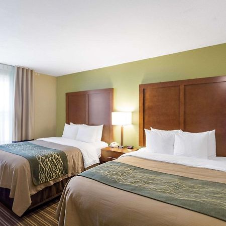 Comfort Inn & Suites Fayetteville-University Area Экстерьер фото