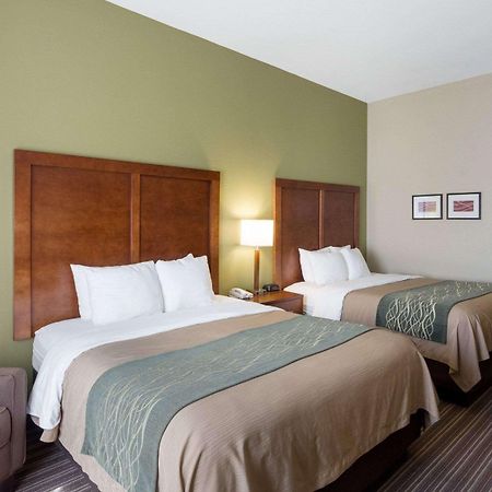 Comfort Inn & Suites Fayetteville-University Area Экстерьер фото
