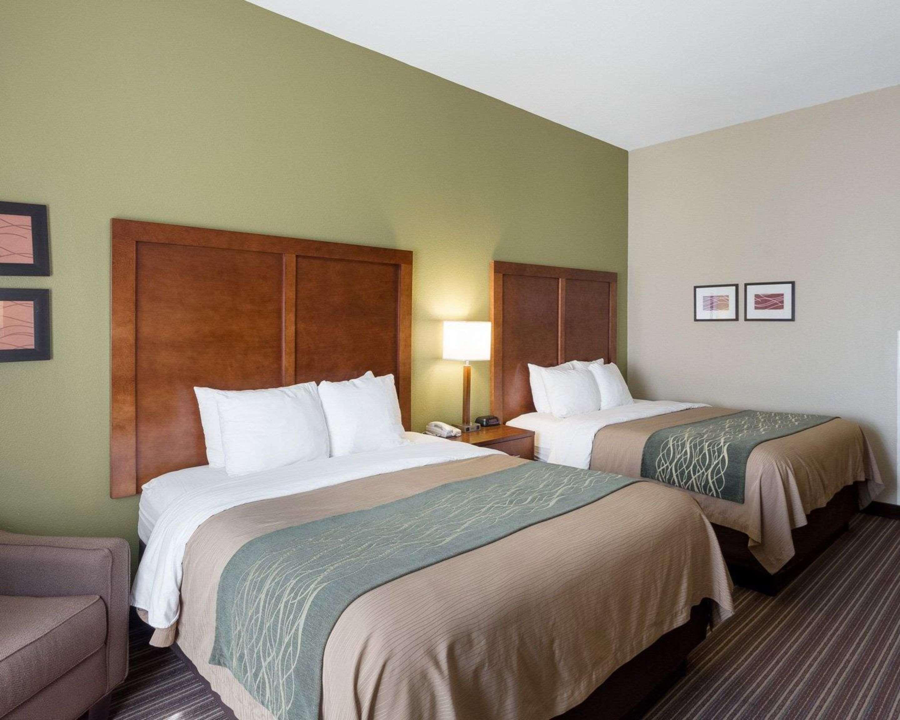 Comfort Inn & Suites Fayetteville-University Area Экстерьер фото