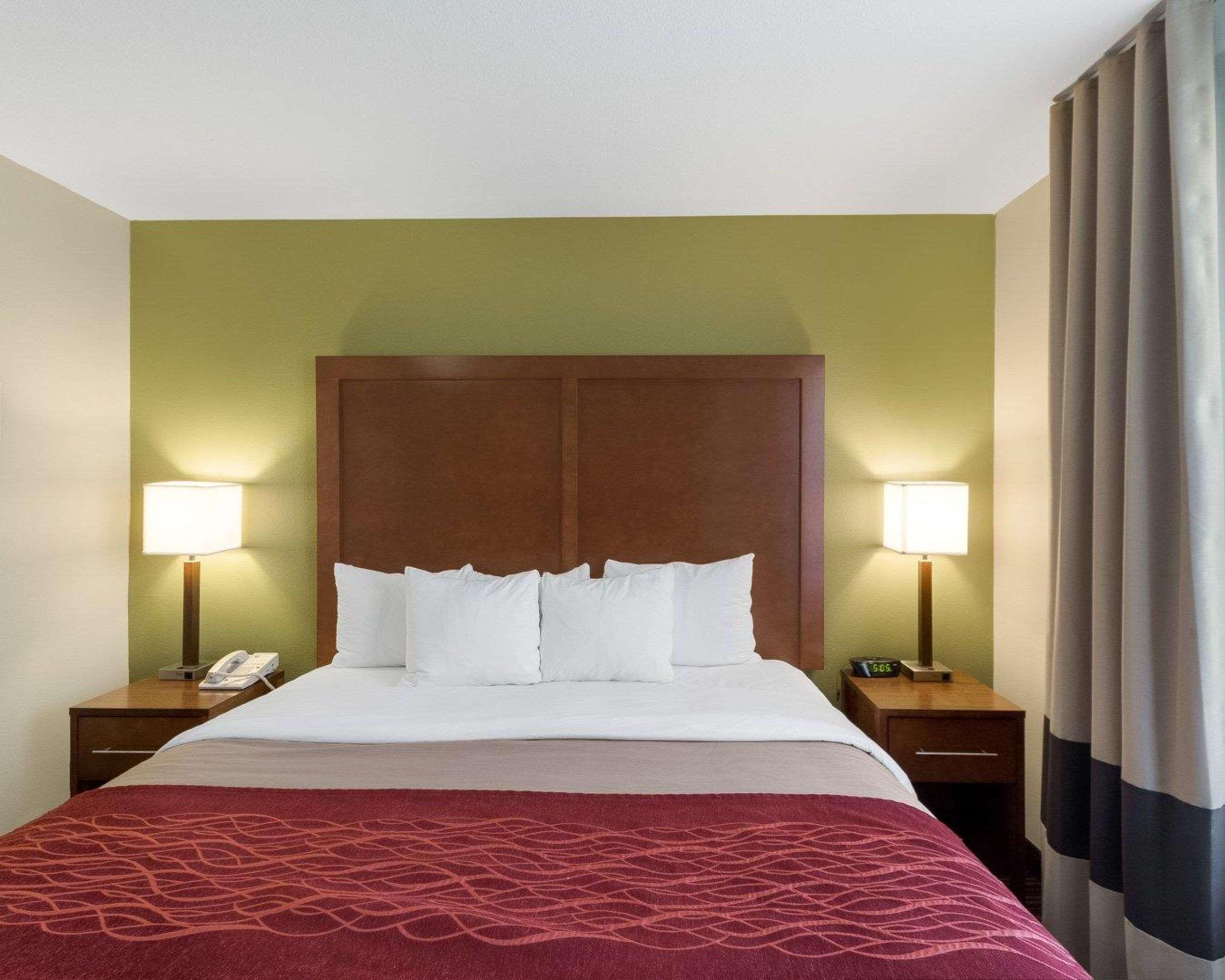 Comfort Inn & Suites Fayetteville-University Area Экстерьер фото
