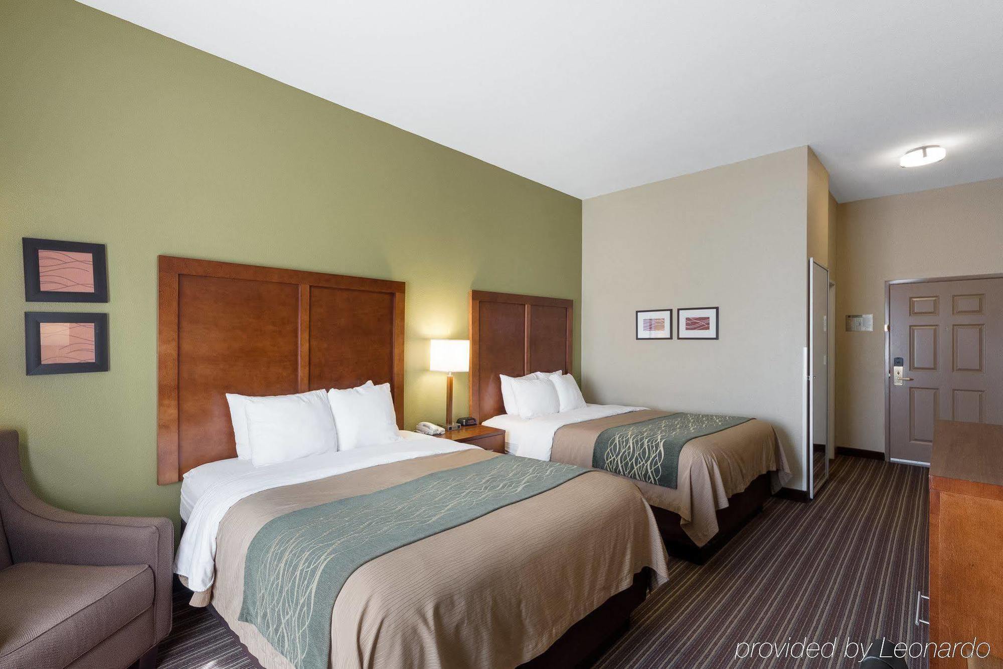 Comfort Inn & Suites Fayetteville-University Area Экстерьер фото
