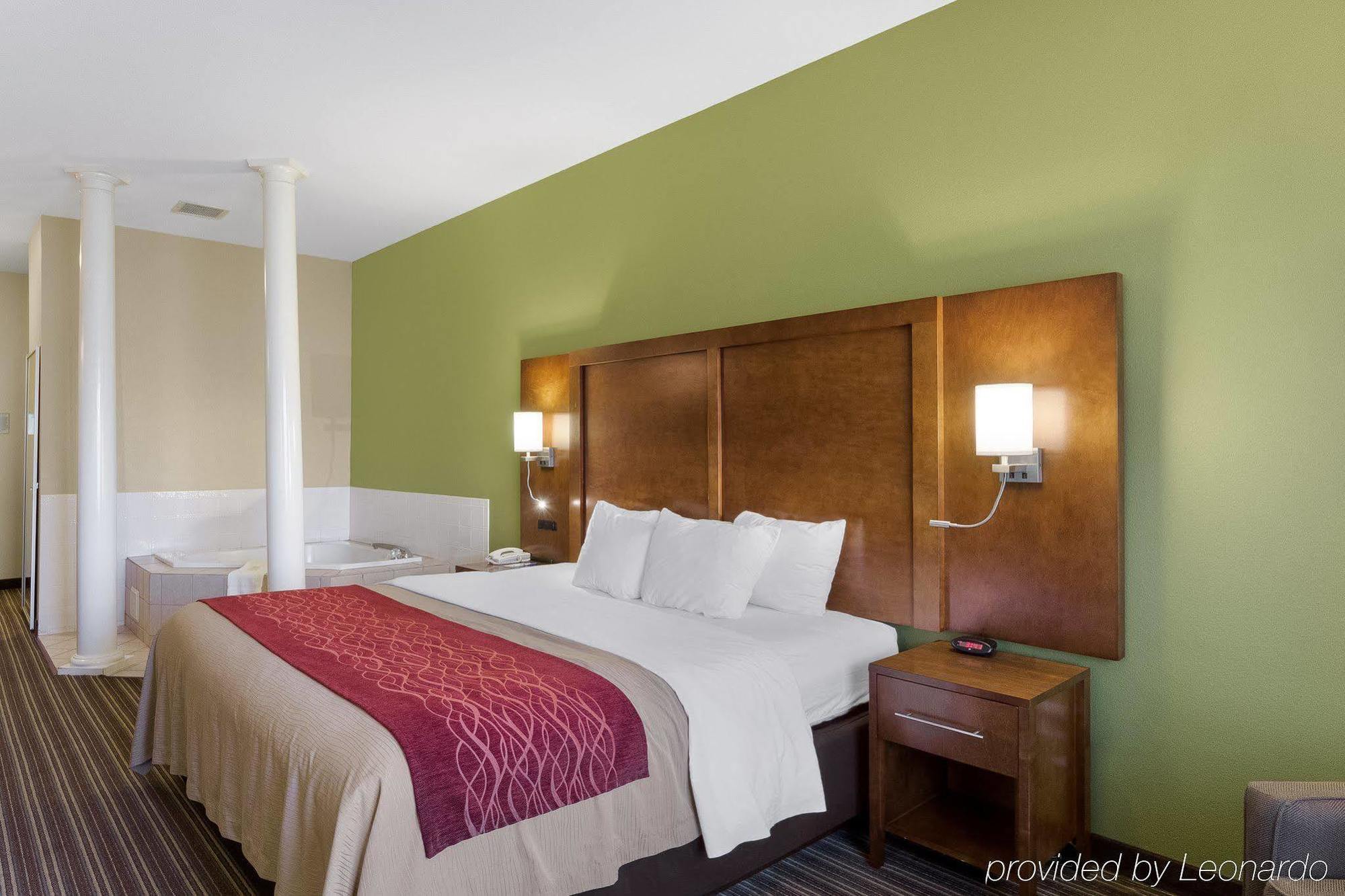 Comfort Inn & Suites Fayetteville-University Area Экстерьер фото