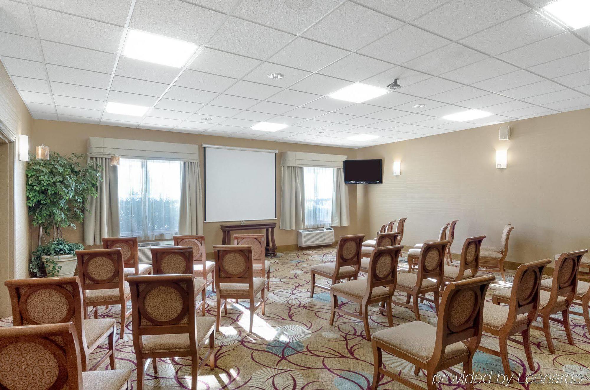 Comfort Inn & Suites Fayetteville-University Area Экстерьер фото