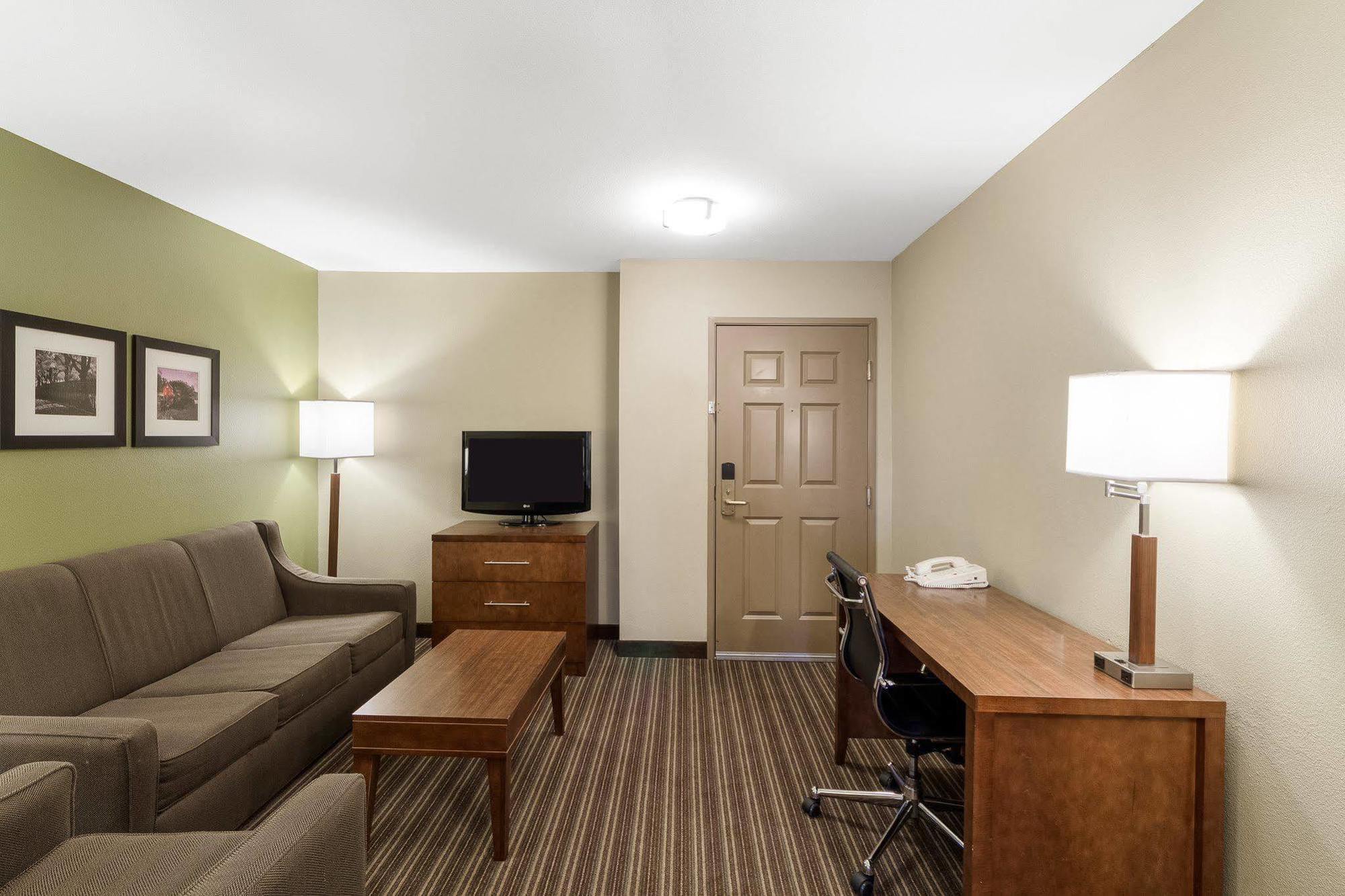 Comfort Inn & Suites Fayetteville-University Area Экстерьер фото