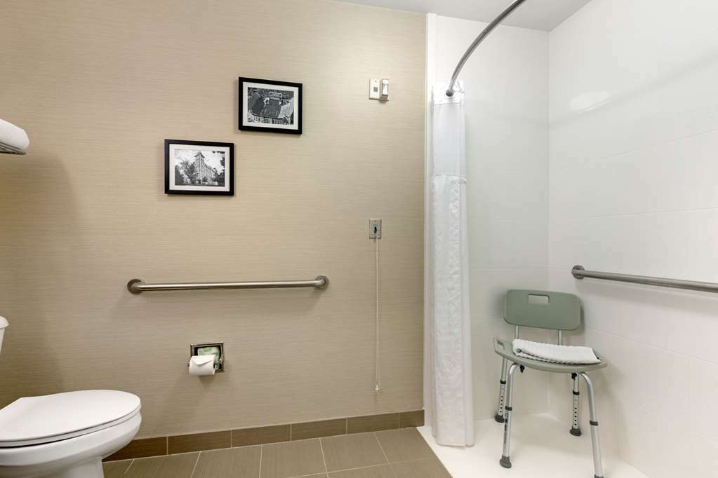 Comfort Inn & Suites Fayetteville-University Area Номер фото
